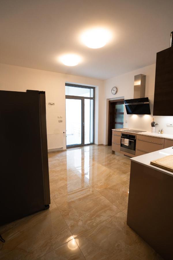 Black Field Apartment Брно Екстер'єр фото
